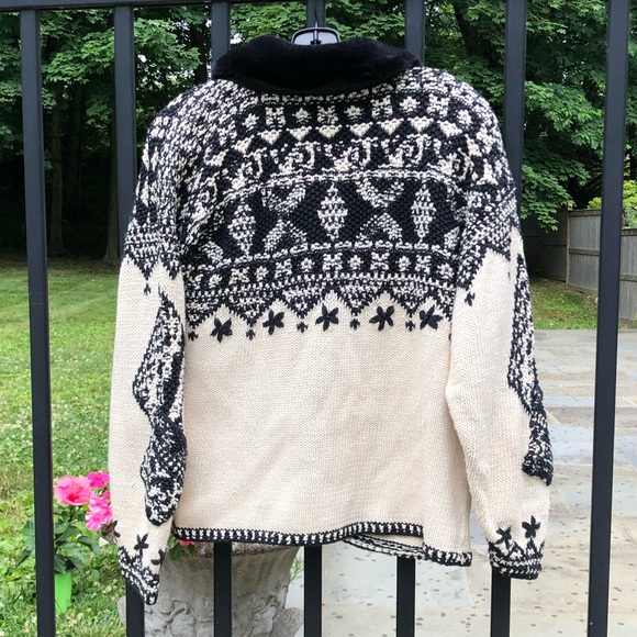 Vintage Elana Carello Mitten Tassel Sweater Sz S - Picture 4 of 5